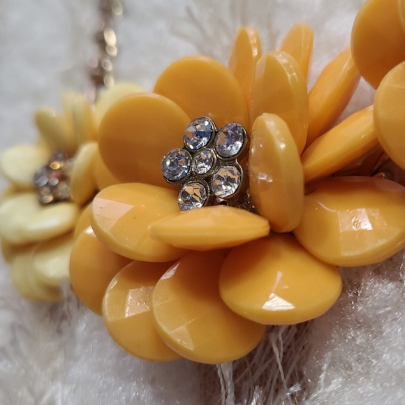 Stunning Necklace Yellow Marigold Petals Ombre Vintage Faceted Beads Crystals - Picture 2 of 8